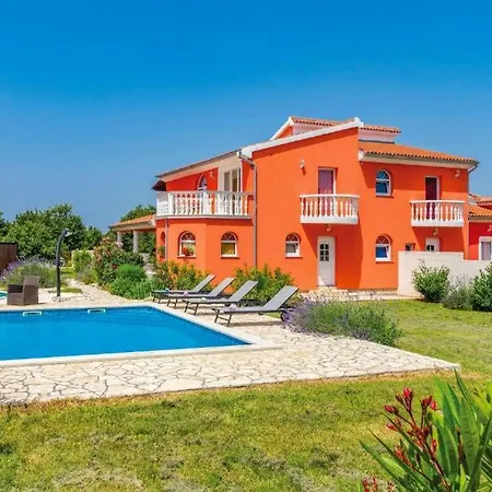 Casa Montiron - Pet Friendly With Pool Ferienhaus *