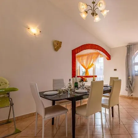 Casa Montiron - Pet Friendly With Pool * Šišan