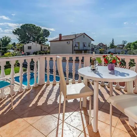 Casa Montiron - Pet Friendly With Pool 펜션