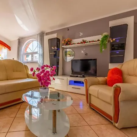 Casa Montiron - Pet Friendly With Pool 펜션 *