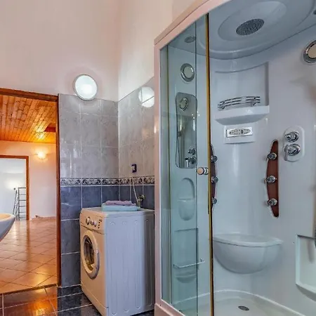 Ferienhaus Casa Montiron - Pet Friendly With Pool Šišan