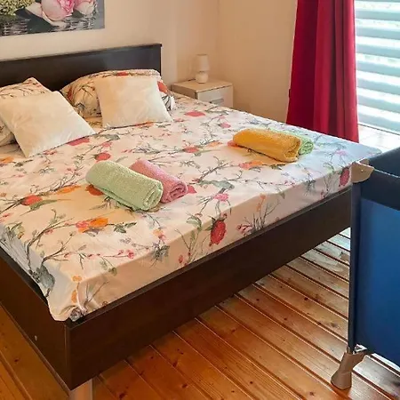 Casa Montiron - Pet Friendly With Pool 펜션 Šišan